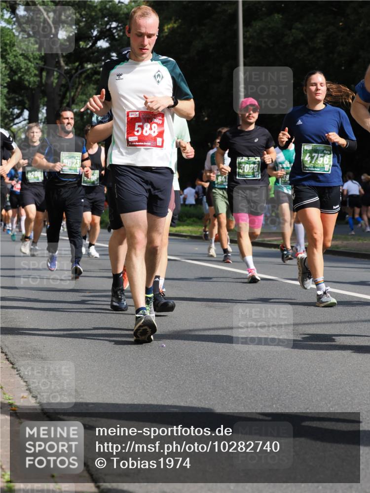 13.09.2026 - 21. swb-Marathon Bremen TobiasT http://msf.ph/oto/10282740 13.09.2026 12:02:45 Laufen 623, 90, 588, 0545, 21, 026, 641, 4756 meine-sportfotos.de