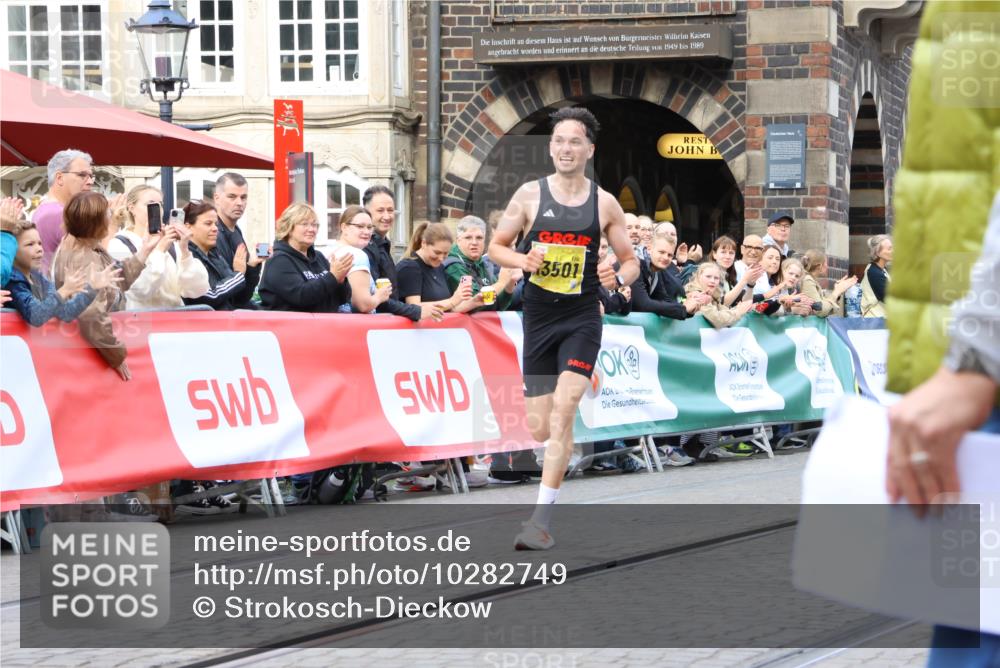 13.09.2026 - 21. swb-Marathon Bremen Strokosch-Dieckow http://msf.ph/oto/10282749 13.09.2026 10:28:24 Ziel 13501, 13515, 13547, 13567, 13635 meine-sportfotos.de