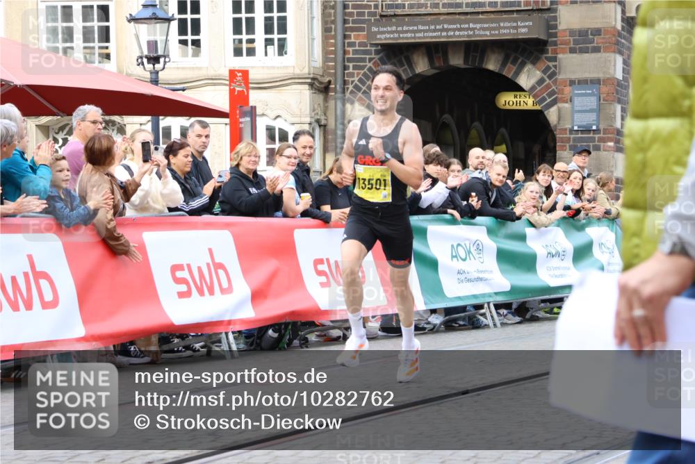 13.09.2026 - 21. swb-Marathon Bremen Strokosch-Dieckow http://msf.ph/oto/10282762 13.09.2026 10:28:24 Ziel 13501, 13515, 13547, 13567, 13635 meine-sportfotos.de