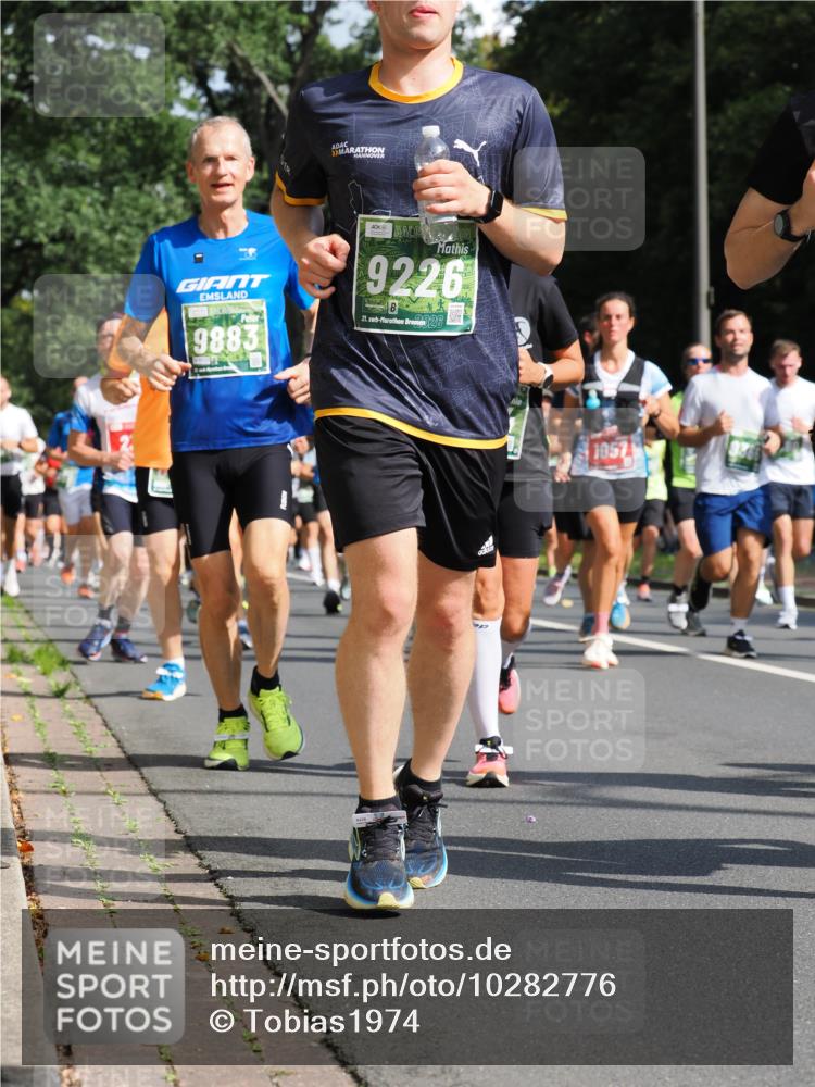 13.09.2026 - 21. swb-Marathon Bremen TobiasT http://msf.ph/oto/10282776 13.09.2026 12:02:50 Laufen 9883, 9226, 21, 26, 9226, 1057 meine-sportfotos.de