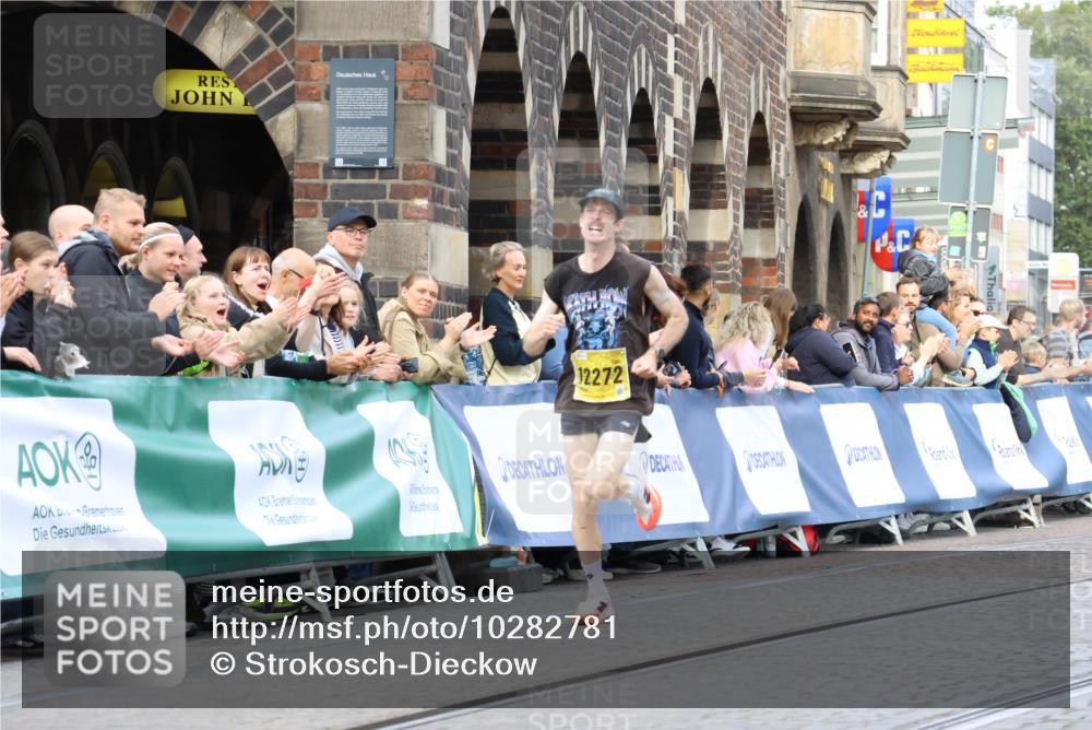 13.09.2026 - 21. swb-Marathon Bremen Strokosch-Dieckow http://msf.ph/oto/10282781 13.09.2026 10:28:30 Ziel 13501, 13515, 13567, 13593 meine-sportfotos.de