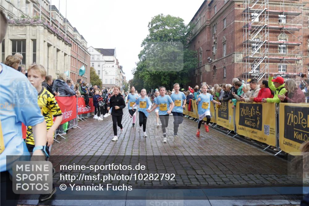 13.09.2026 - Kiel Lauf Yannick Fuchs http://msf.ph/oto/10282792 13.09.2026 08:56:39 Ziel 26, 139, 582, 899, 1137, 1285, 1340, 1544, 1950, 2478, 3303, 3520, 3740, 3930, 4127, 4128, 4136, 4188, 4228, 4617, 5097, 5180, 5315, 5597, 6449, 7865, 8160, 8270, 8785, 9021, 9176, 9562, 9626, 10091, 10213, 10612, 10939, 11627, 11978, 12032, 12220, 12700, 76, 407, 470, 582, 669, 758, 759, 1009, 1126, 1346, 1444, 2143, 2173, 2197, 2497, 2640, 2685, 2719, 3078, 3179, 3350, 3750, 4023, 4165, 5012, 5687, 5759, 6003, 6212, 6232, 7390, 9374, 81, 482, 653, 1222, 2479, 2543, 3034, 74 meine-sportfotos.de