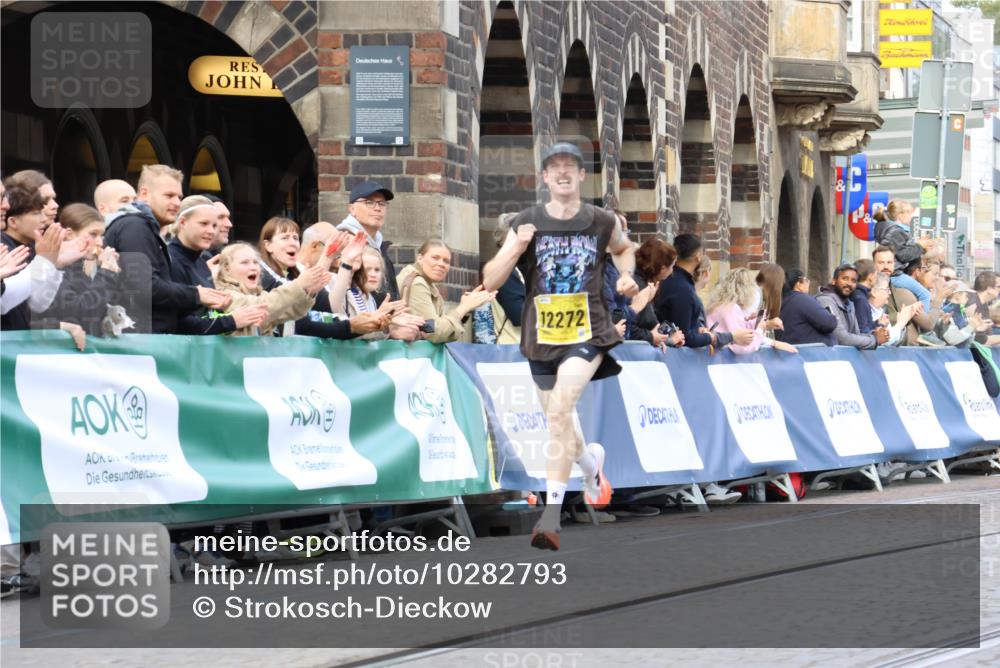 13.09.2026 - 21. swb-Marathon Bremen Strokosch-Dieckow http://msf.ph/oto/10282793 13.09.2026 10:28:30 Ziel 13501, 13515, 13567, 13593 meine-sportfotos.de
