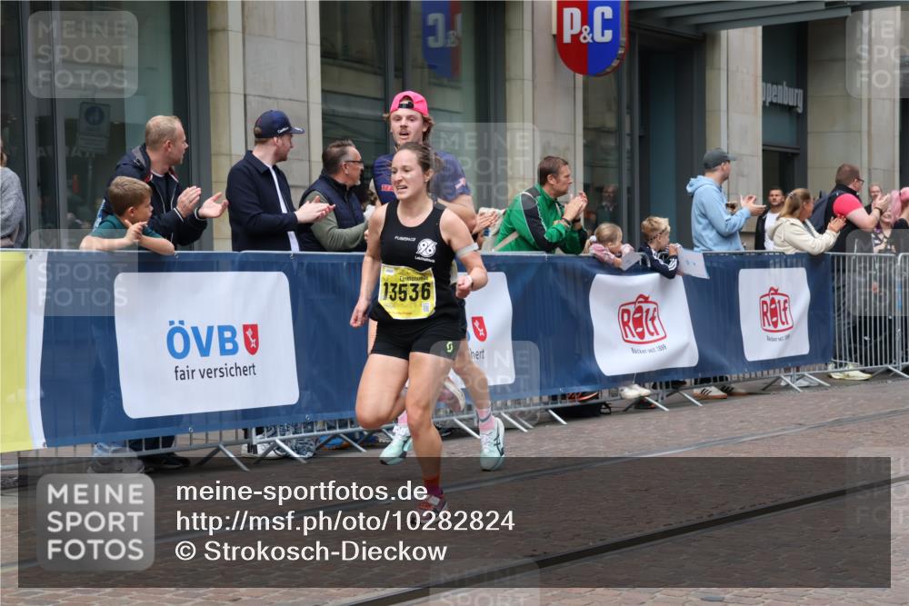 13.09.2026 - 21. swb-Marathon Bremen Strokosch-Dieckow http://msf.ph/oto/10282824 13.09.2026 10:31:54 Ziel 13543, 13564, 13582, 13632, 13638, 13639, 12457, 13533, 13536, 13573, 13618, 13643 meine-sportfotos.de