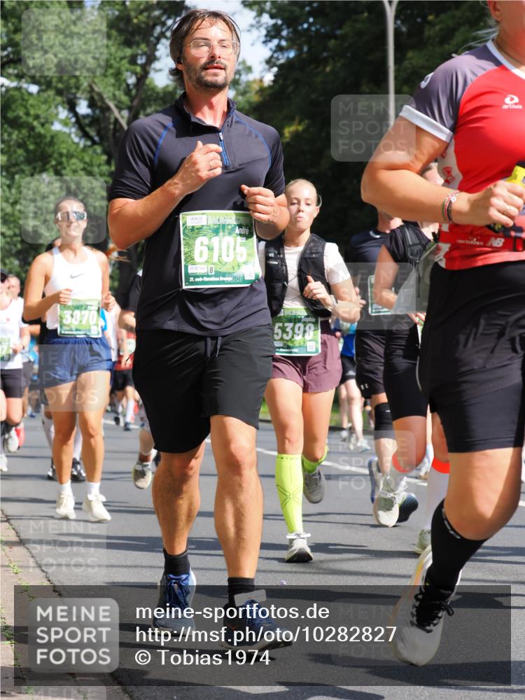 13.09.2026 - 21. swb-Marathon Bremen TobiasT http://msf.ph/oto/10282827 13.09.2026 12:03:02 Laufen 3870, 6105, 8744, 21, 2026, 5398 meine-sportfotos.de