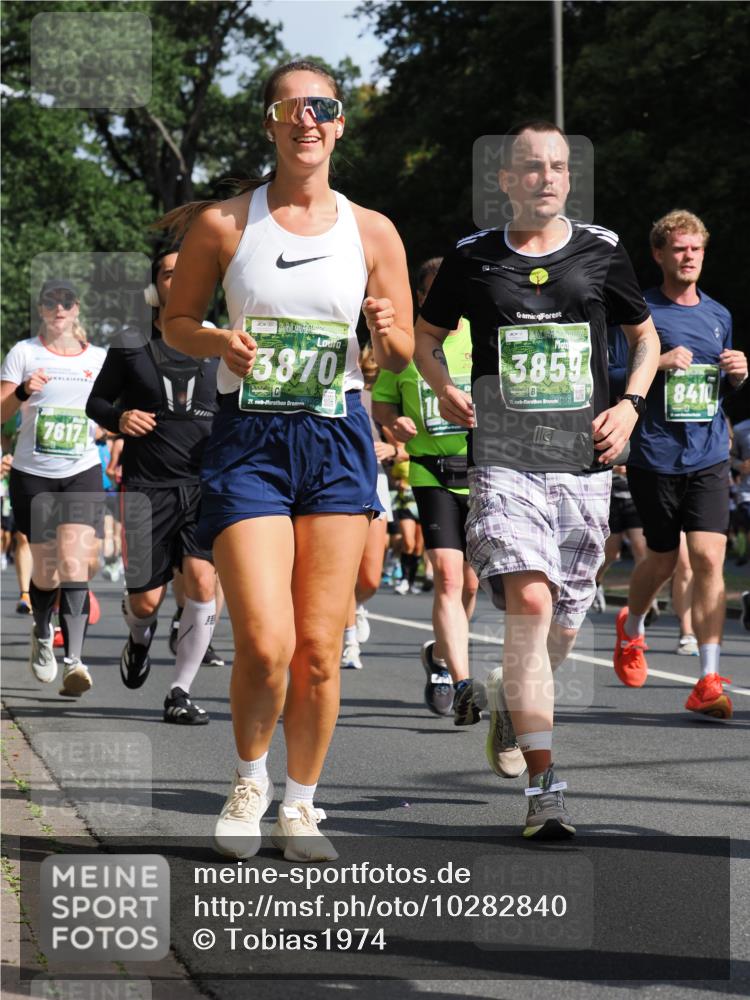 13.09.2026 - 21. swb-Marathon Bremen TobiasT http://msf.ph/oto/10282840 13.09.2026 12:03:03 Laufen 7617, 3870, 21, 3859, 21, 26, 8410 meine-sportfotos.de