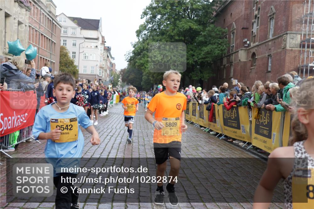 13.09.2026 - Kiel Lauf Yannick Fuchs http://msf.ph/oto/10282874 13.09.2026 08:56:53 Ziel 81, 482, 653, 1222, 2478, 2479, 2543, 3034, 3161, 3303, 3305, 3740, 4136, 4558, 4680, 4901, 4925, 5223, 5333, 5597, 6361, 6807, 6903, 7559, 7927, 8094, 8270, 8424, 9156, 9292, 9307, 9562, 9564, 9826, 9940, 10042, 10213, 10603, 11423, 11627, 11978, 11986, 12062, 12154, 12333, 12350, 12522, 12700, 26, 139, 407, 470, 582, 758, 759, 899, 1009, 1137, 1285, 1340, 1544, 1950, 2173, 2478, 2719, 3078, 3520, 3750, 3930, 4023, 4127, 4128, 4188, 4228, 5597, 9562 meine-sportfotos.de
