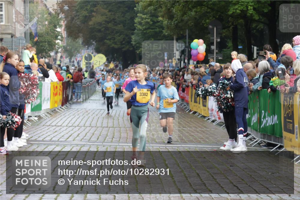 13.09.2026 - Kiel Lauf Yannick Fuchs http://msf.ph/oto/10282931 13.09.2026 08:56:57 Ziel 81, 482, 653, 1222, 2384, 2479, 2543, 3034, 3161, 3305, 4558, 4680, 4901, 4908, 4925, 5223, 5333, 6361, 6807, 6903, 7559, 7752, 7927, 8094, 8424, 9156, 9307, 9564, 9826, 9940, 10042, 10603, 11423, 11495, 11558, 11986, 12062, 12154, 12350, 12455, 12522, 26, 139, 407, 470, 582, 758, 759, 899, 1009, 1137, 1285, 1340, 1544, 1950, 2173, 2478, 2719, 3078, 3303, 3520, 3740, 3930, 4127, 4128, 4136, 4188, 4228, 4925, 5597, 8270, 9292, 9562, 10213, 11627, 470 meine-sportfotos.de