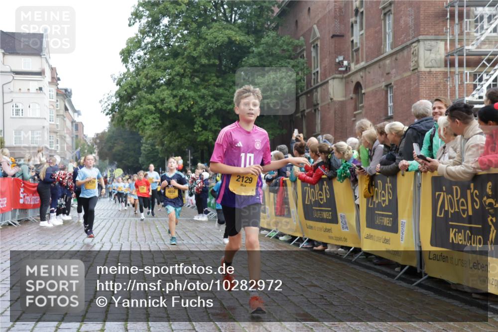 13.09.2026 - Kiel Lauf Yannick Fuchs http://msf.ph/oto/10282972 13.09.2026 08:57:06 Ziel 2384, 3034, 3305, 3665, 4908, 5003, 5340, 5719, 5809, 6361, 7752, 8341, 9542, 9564, 9940, 11423, 11495, 11558, 12215, 12350, 12455, 12512, 12522, 26, 81, 139, 482, 653, 899, 1137, 1222, 1285, 1340, 1544, 2478, 2479, 2543, 3161, 3303, 3520, 3740, 3930, 4127, 4128, 4136, 4188, 4228, 4558, 4680, 4901, 4925, 5223, 5333, 5597, 6807, 6903, 7559, 7927, 8094, 8270, 8424, 9156, 9292, 9307, 9562, 9826, 9940, 10042, 10213, 10603, 11627, 11986, 12062 meine-sportfotos.de