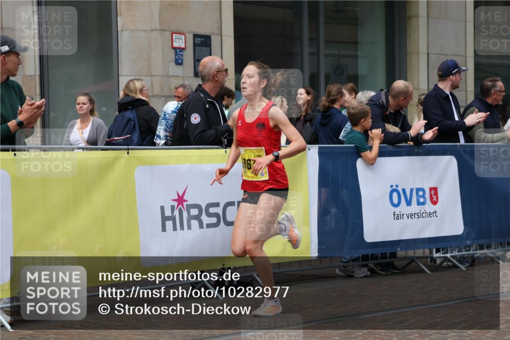13.09.2026 - 21. swb-Marathon Bremen Strokosch-Dieckow http://msf.ph/oto/10282977 13.09.2026 10:32:21 Ziel 13524, 13550, 13599, 13622, 13543, 13564, 13582, 13632, 13638, 13639 meine-sportfotos.de