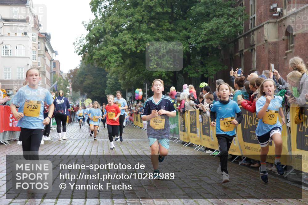 13.09.2026 - Kiel Lauf Yannick Fuchs http://msf.ph/oto/10282989 13.09.2026 08:57:08 Ziel 2384, 3665, 4908, 5003, 5340, 5719, 5809, 7752, 8341, 9542, 10321, 11495, 11558, 12215, 12455, 12512, 26, 81, 139, 482, 653, 899, 1222, 1285, 1340, 1544, 2478, 2479, 2543, 3034, 3161, 3303, 3305, 3520, 3740, 3930, 4128, 4136, 4188, 4228, 4558, 4680, 4901, 4925, 5223, 5333, 5597, 6361, 6807, 6903, 7559, 7927, 8094, 8270, 8424, 9156, 9292, 9307, 9562, 9564, 9826, 9940, 10042, 10213, 10603, 11423, 11627, 11986, 12062, 1769 meine-sportfotos.de