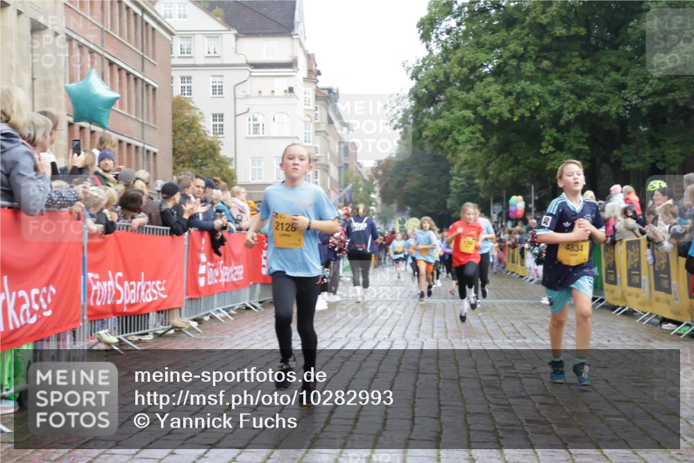 13.09.2026 - Kiel Lauf Yannick Fuchs http://msf.ph/oto/10282993 13.09.2026 08:57:08 Ziel 2384, 3665, 4908, 5003, 5340, 5719, 5809, 7752, 8341, 9542, 10321, 11495, 11558, 12215, 12455, 12512, 26, 81, 139, 482, 653, 899, 1222, 1285, 1340, 1544, 2478, 2479, 2543, 3034, 3161, 3303, 3305, 3520, 3740, 3930, 4128, 4136, 4188, 4228, 4558, 4680, 4901, 4925, 5223, 5333, 5597, 6361, 6807, 6903, 7559, 7927, 8094, 8270, 8424, 9156, 9292, 9307, 9562, 9564, 9826, 9940, 10042, 10213, 10603, 11423, 11627, 11986, 12062, 1769 meine-sportfotos.de