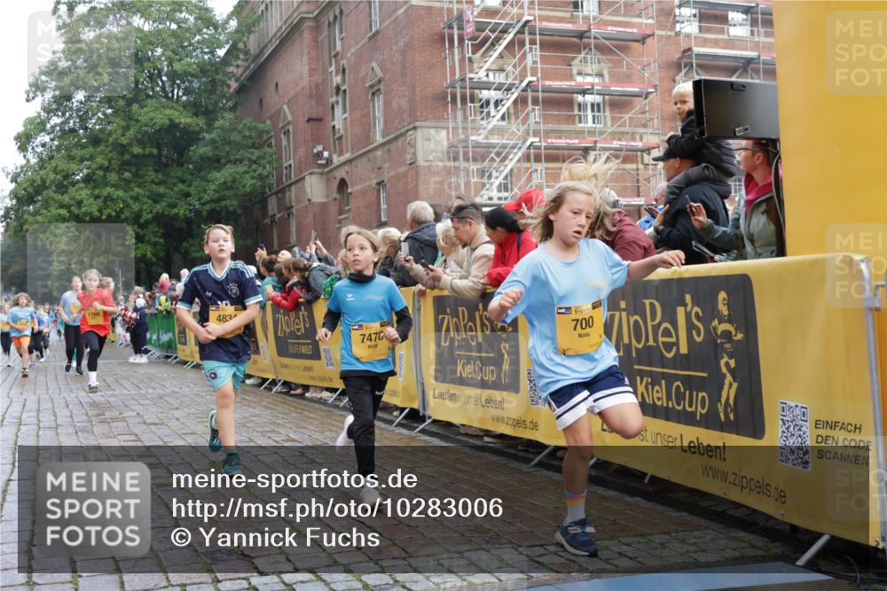 13.09.2026 - Kiel Lauf Yannick Fuchs http://msf.ph/oto/10283006 13.09.2026 08:57:09 Ziel 2384, 3665, 4908, 5003, 5340, 5719, 5809, 7752, 8341, 9542, 10321, 11495, 11558, 12215, 12455, 12512, 26, 81, 139, 482, 653, 899, 1222, 1285, 1340, 1544, 2478, 2479, 2543, 3034, 3161, 3303, 3305, 3520, 3740, 3930, 4136, 4188, 4228, 4558, 4680, 4901, 4925, 5223, 5333, 5597, 6361, 6807, 6903, 7559, 7927, 8094, 8270, 8424, 9156, 9292, 9307, 9562, 9564, 9826, 9940, 10042, 10213, 10603, 11423, 11627, 11986, 12062, 1769 meine-sportfotos.de