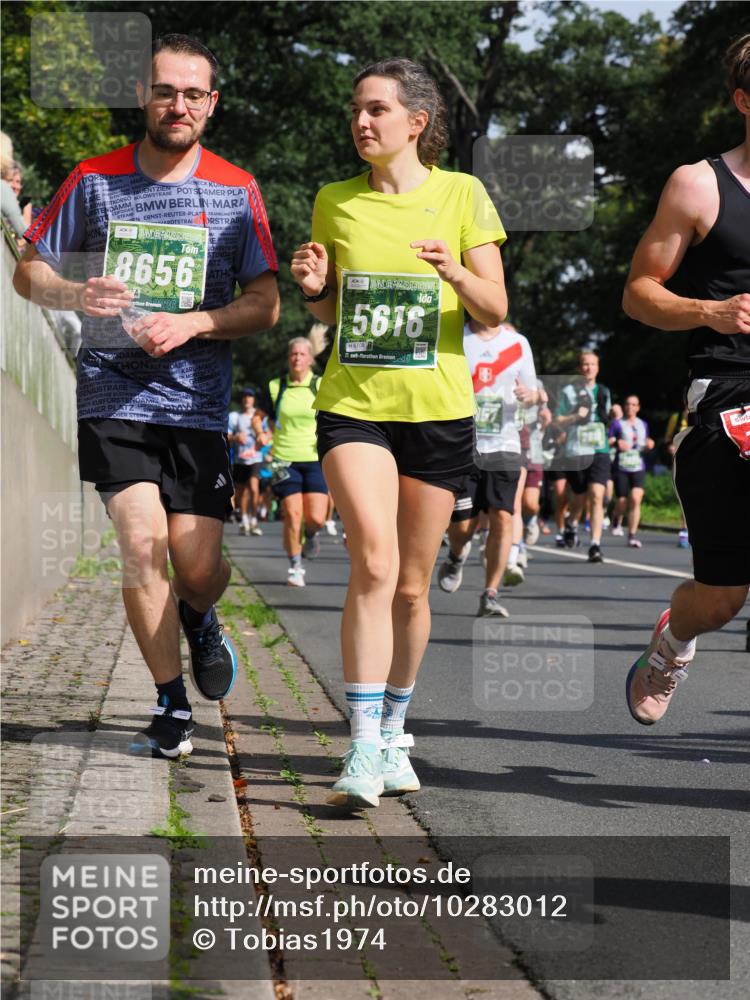 13.09.2026 - 21. swb-Marathon Bremen TobiasT http://msf.ph/oto/10283012 13.09.2026 12:03:29 Laufen 8656, 26, 5616, 6708, 21, 40 meine-sportfotos.de