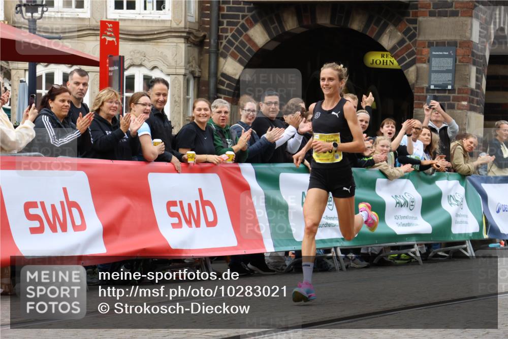 13.09.2026 - 21. swb-Marathon Bremen Strokosch-Dieckow http://msf.ph/oto/10283021 13.09.2026 10:28:48 Ziel 12272, 13515, 13547, 13567, 13635, 13614 meine-sportfotos.de
