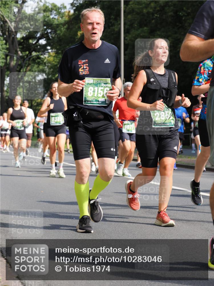 13.09.2026 - 21. swb-Marathon Bremen TobiasT http://msf.ph/oto/10283046 13.09.2026 12:03:36 Laufen 8389, 25, 8156, 21, 9077, 285, 21 meine-sportfotos.de
