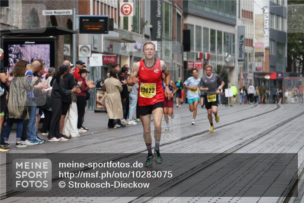 13.09.2026 - 21. swb-Marathon Bremen Strokosch-Dieckow http://msf.ph/oto/10283075 13.09.2026 10:32:42 Ziel 13550, 13581, 13599, 13622, 13524, 13564, 13622, 13638 meine-sportfotos.de