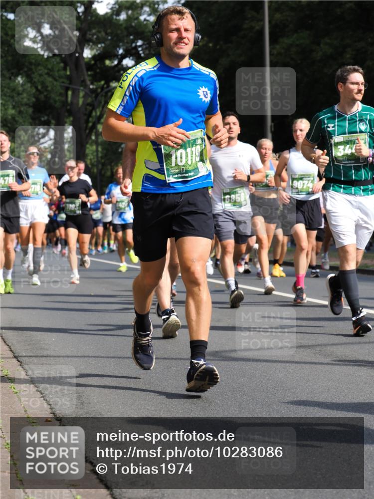 13.09.2026 - 21. swb-Marathon Bremen TobiasT http://msf.ph/oto/10283086 13.09.2026 12:03:46 Laufen 10119, 21, 6856, 9074, 346 meine-sportfotos.de