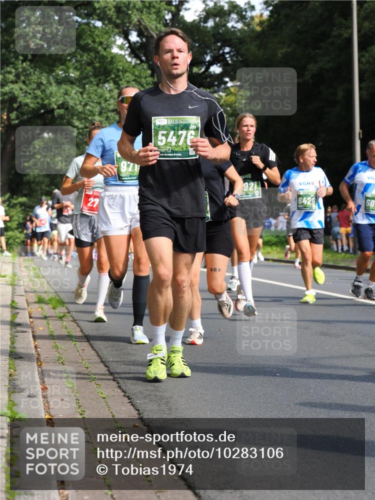 13.09.2026 - 21. swb-Marathon Bremen TobiasT http://msf.ph/oto/10283106 13.09.2026 12:03:49 Laufen 27, 971, 5476, 921, 6426, 50 meine-sportfotos.de