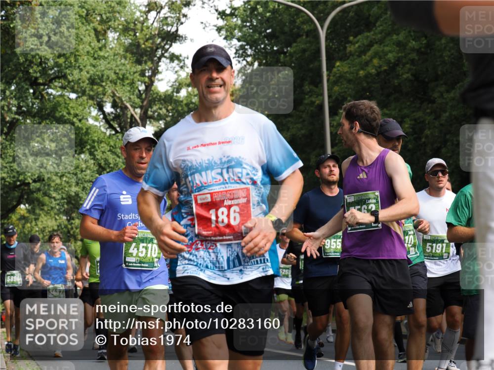 13.09.2026 - 21. swb-Marathon Bremen TobiasT http://msf.ph/oto/10283160 13.09.2026 12:04:01 Laufen 5896, 4510, 9060, 21, 26, 21, 26, 186, 5259, 955, 10, 5191 meine-sportfotos.de