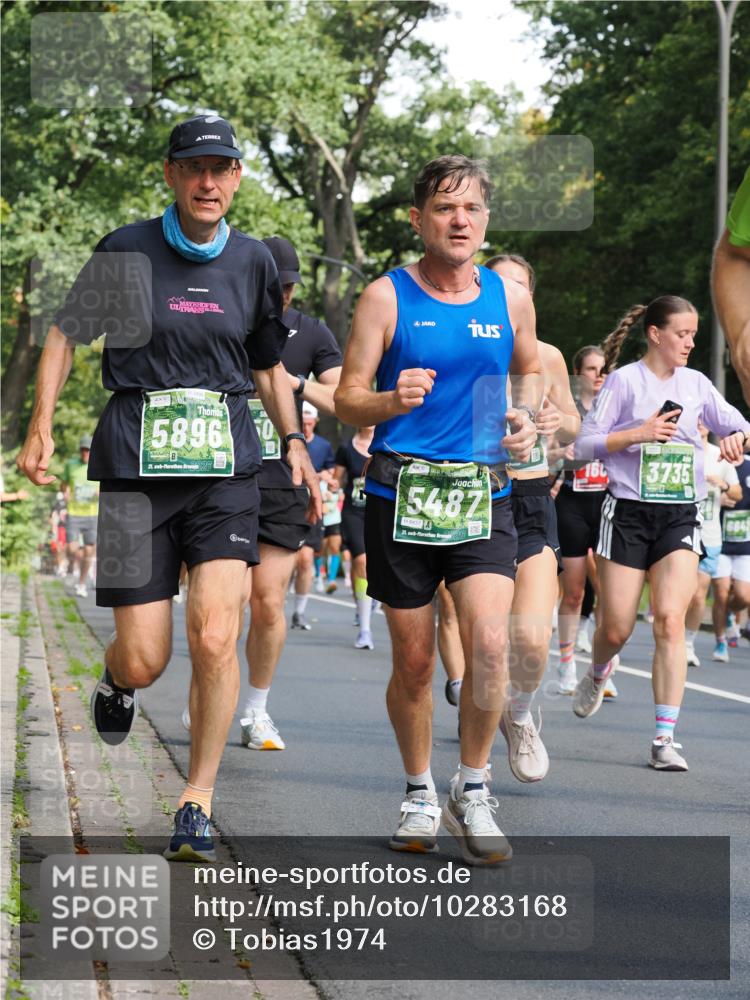 13.09.2026 - 21. swb-Marathon Bremen TobiasT http://msf.ph/oto/10283168 13.09.2026 12:04:06 Laufen 8496, 5896, 0, 21, 26, 5487, 8437, 21, 26, 7194, 3735, 6842 meine-sportfotos.de