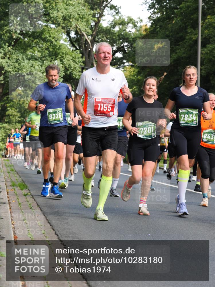13.09.2026 - 21. swb-Marathon Bremen TobiasT http://msf.ph/oto/10283180 13.09.2026 12:04:09 Laufen 9326, 1155, 7201, 7834, 8435 meine-sportfotos.de