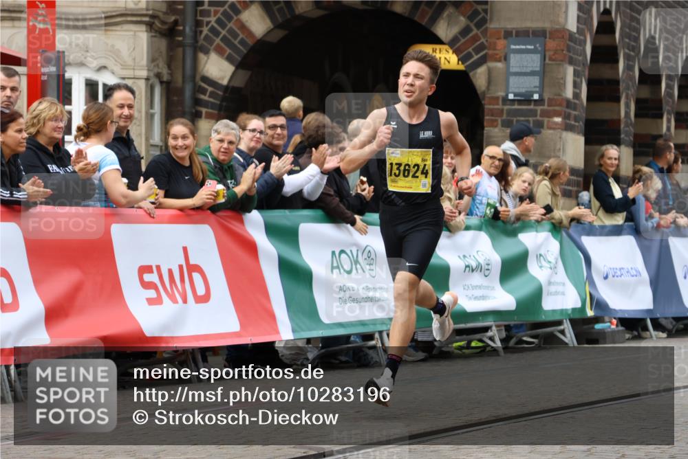 13.09.2026 - 21. swb-Marathon Bremen Strokosch-Dieckow http://msf.ph/oto/10283196 13.09.2026 10:28:58 Ziel 13515, 13547, 13567, 13593, 13624, 10597, 13604, 13614 meine-sportfotos.de