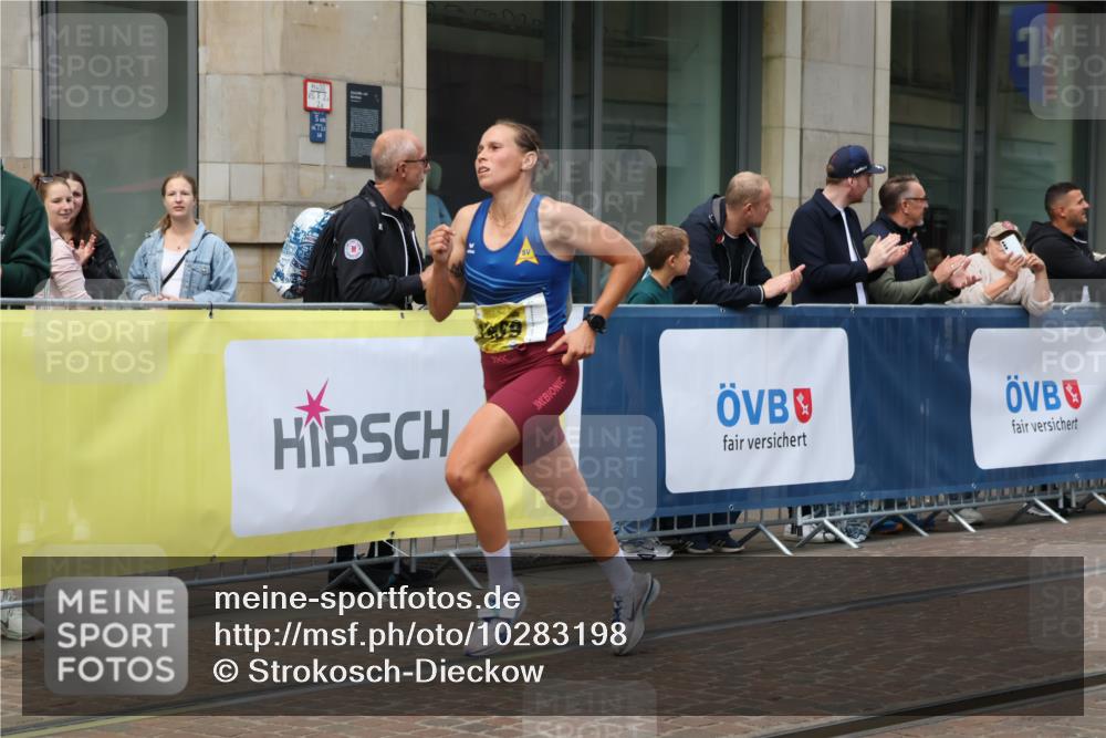 13.09.2026 - 21. swb-Marathon Bremen Strokosch-Dieckow http://msf.ph/oto/10283198 13.09.2026 10:32:51 Ziel 13550, 13581, 13599, 13622 meine-sportfotos.de