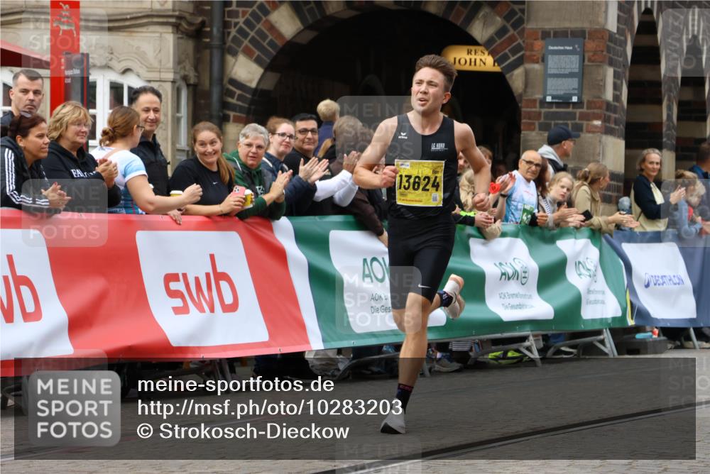 13.09.2026 - 21. swb-Marathon Bremen Strokosch-Dieckow http://msf.ph/oto/10283203 13.09.2026 10:28:58 Ziel 13515, 13547, 13567, 13593, 13624, 10597, 13604, 13614 meine-sportfotos.de