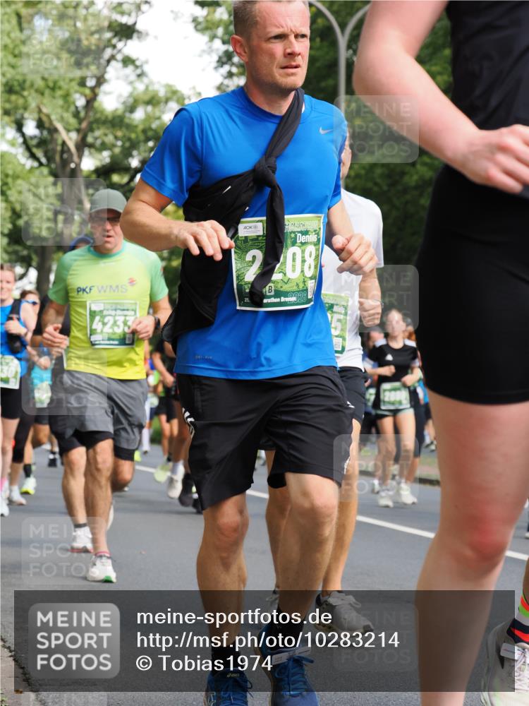 13.09.2026 - 21. swb-Marathon Bremen TobiasT http://msf.ph/oto/10283214 13.09.2026 12:04:13 Laufen 208, 4233, 21, 26 meine-sportfotos.de