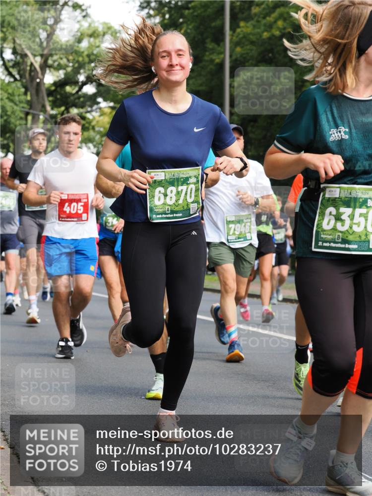 13.09.2026 - 21. swb-Marathon Bremen TobiasT http://msf.ph/oto/10283237 13.09.2026 12:04:17 Laufen 405, 3, 6870, 21, 26, 7946, 6350, 21, 26 meine-sportfotos.de