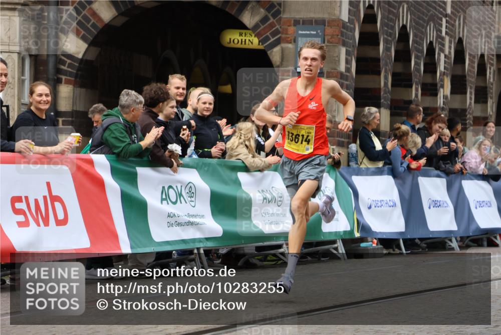 13.09.2026 - 21. swb-Marathon Bremen Strokosch-Dieckow http://msf.ph/oto/10283255 13.09.2026 10:29:13 Ziel 13593, 13614, 13624, 13517, 13542, 13557 meine-sportfotos.de