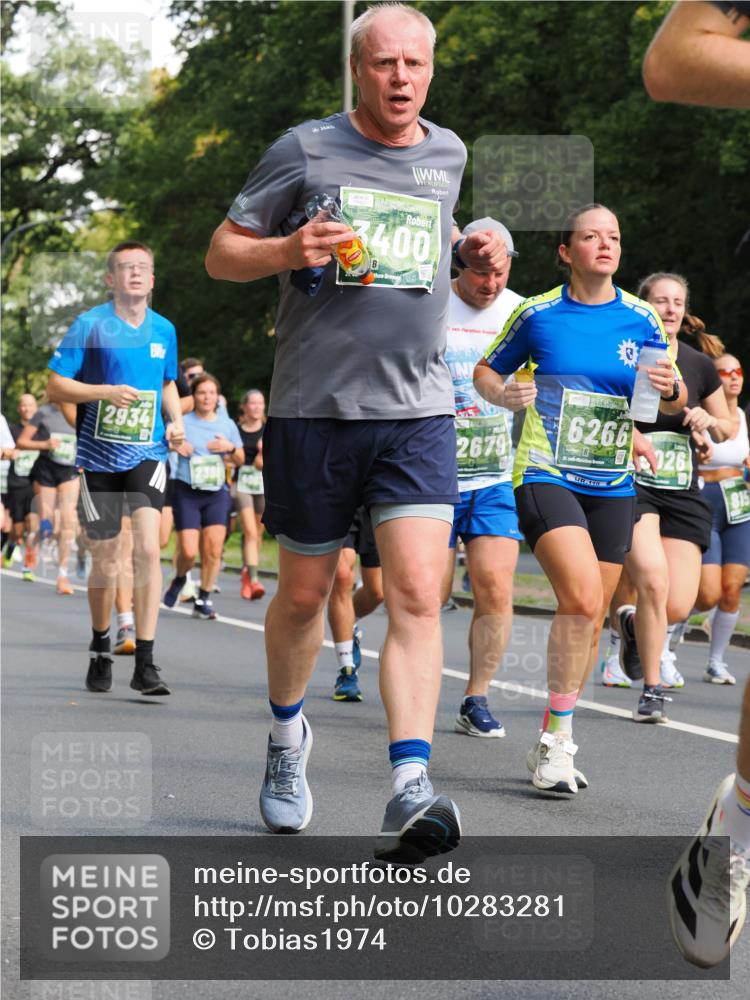 13.09.2026 - 21. swb-Marathon Bremen TobiasT http://msf.ph/oto/10283281 13.09.2026 12:04:21 Laufen 2934, 3400, 026, 2679, 6266, 21, 110, 7326 meine-sportfotos.de
