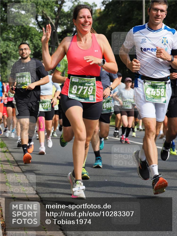 13.09.2026 - 21. swb-Marathon Bremen TobiasT http://msf.ph/oto/10283307 13.09.2026 12:04:26 Laufen 9064, 6277, 9779, 2, 6900, 2369, 4458 meine-sportfotos.de