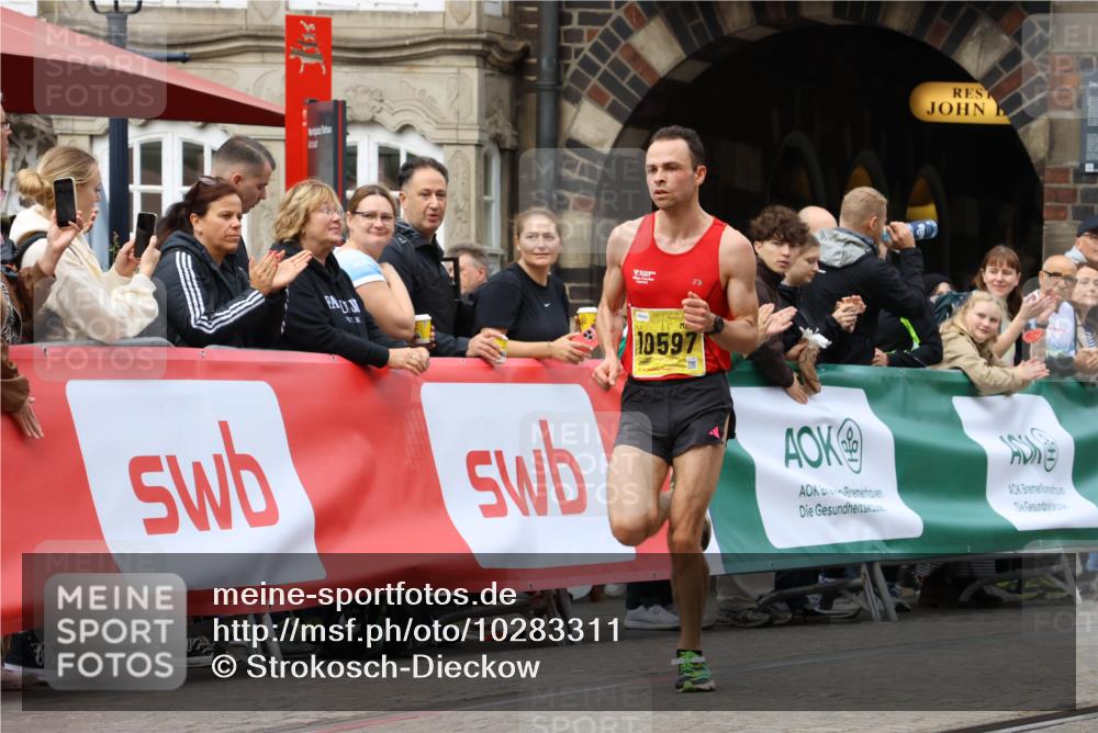13.09.2026 - 21. swb-Marathon Bremen Strokosch-Dieckow http://msf.ph/oto/10283311 13.09.2026 10:29:19 Ziel 10597, 13604, 13614, 11234, 13517, 13542, 13557 meine-sportfotos.de