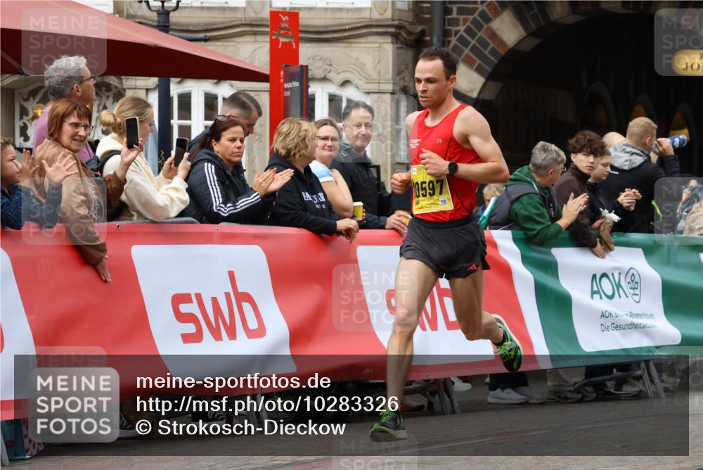 13.09.2026 - 21. swb-Marathon Bremen Strokosch-Dieckow http://msf.ph/oto/10283326 13.09.2026 10:29:19 Ziel 10597, 13604, 13614, 11234, 13517, 13542, 13557 meine-sportfotos.de
