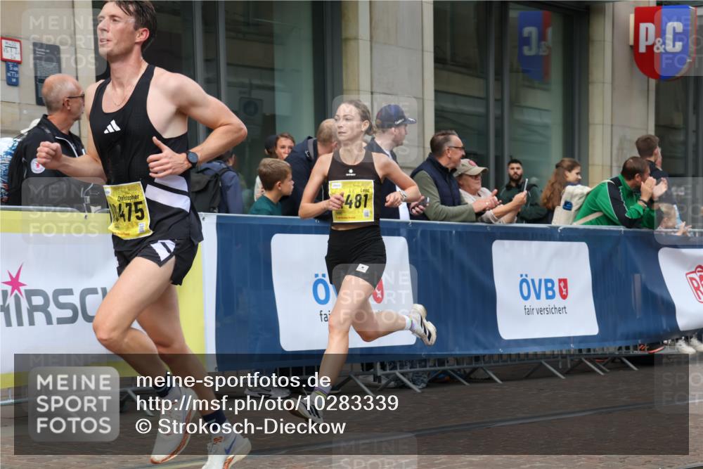 13.09.2026 - 21. swb-Marathon Bremen Strokosch-Dieckow http://msf.ph/oto/10283339 13.09.2026 10:33:36 Ziel 10797, 12459, 13541, 10366, 10475, 11059, 11481, 11652, 12459, 13530 meine-sportfotos.de
