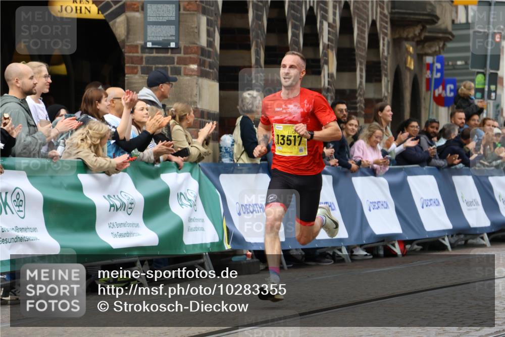 13.09.2026 - 21. swb-Marathon Bremen Strokosch-Dieckow http://msf.ph/oto/10283355 13.09.2026 10:29:34 Ziel 10597, 13517, 13557, 13604, 13510, 13579, 13623 meine-sportfotos.de