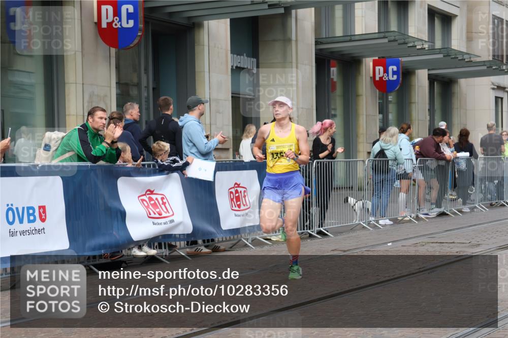 13.09.2026 - 21. swb-Marathon Bremen Strokosch-Dieckow http://msf.ph/oto/10283356 13.09.2026 10:33:39 Ziel 10797, 13541, 10366, 10475, 11059, 11481, 11652, 12459, 13530 meine-sportfotos.de