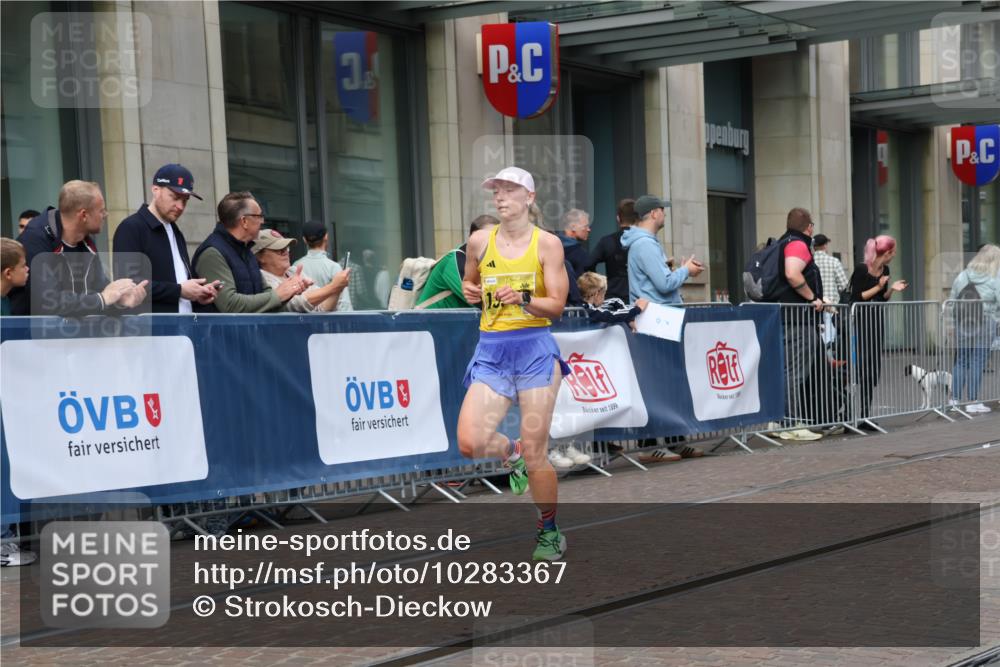 13.09.2026 - 21. swb-Marathon Bremen Strokosch-Dieckow http://msf.ph/oto/10283367 13.09.2026 10:33:40 Ziel 10797, 13541, 10366, 10475, 11059, 11481, 11652, 12459, 13530 meine-sportfotos.de