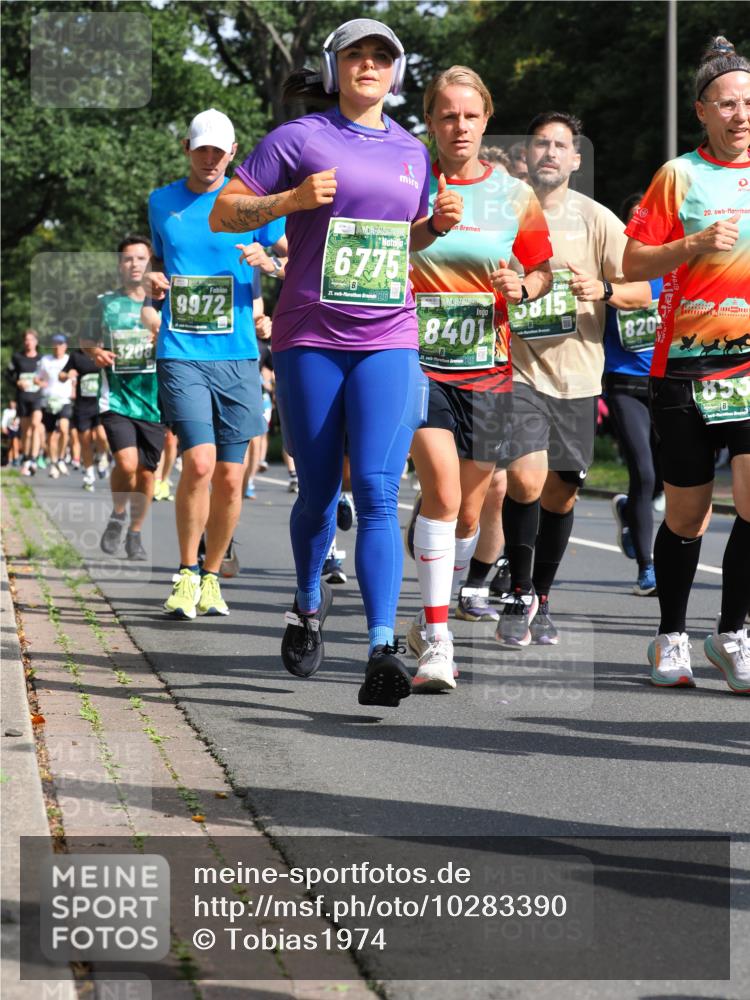 13.09.2026 - 21. swb-Marathon Bremen TobiasT http://msf.ph/oto/10283390 13.09.2026 12:04:44 Laufen 3208, 9972, 6775, 21, 245, 25, 8401, 5815, 820, 20 meine-sportfotos.de