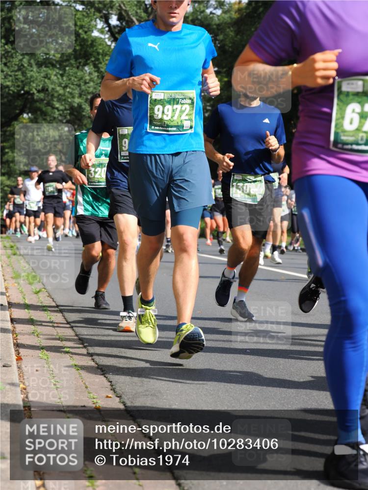 13.09.2026 - 21. swb-Marathon Bremen TobiasT http://msf.ph/oto/10283406 13.09.2026 12:04:45 Laufen 320, 9, 7861, 9972, 21, 1308, 67 meine-sportfotos.de