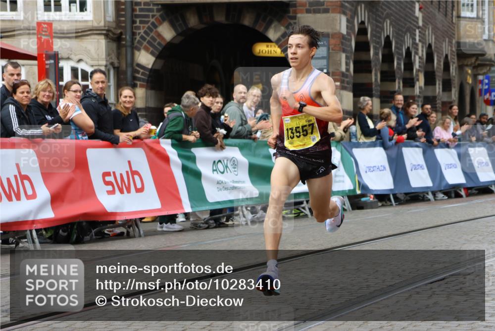 13.09.2026 - 21. swb-Marathon Bremen Strokosch-Dieckow http://msf.ph/oto/10283410 13.09.2026 10:29:35 Ziel 10597, 13517, 13557, 13604, 13510, 13579, 13623 meine-sportfotos.de