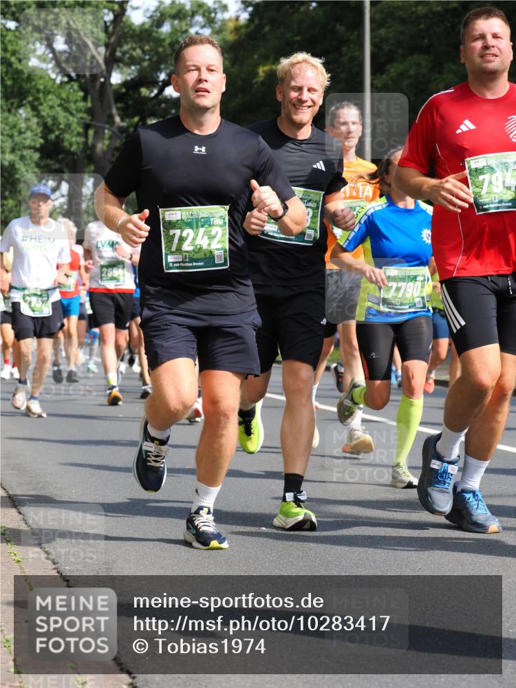 13.09.2026 - 21. swb-Marathon Bremen TobiasT http://msf.ph/oto/10283417 13.09.2026 12:04:52 Laufen 1, 7242, 5433, 21, 5434, 71, 794, 7790 meine-sportfotos.de