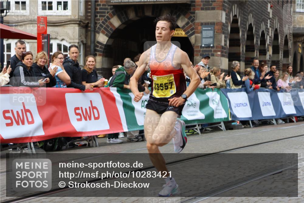 13.09.2026 - 21. swb-Marathon Bremen Strokosch-Dieckow http://msf.ph/oto/10283421 13.09.2026 10:29:36 Ziel 10597, 13517, 13557, 13604, 13510, 13579, 13623 meine-sportfotos.de
