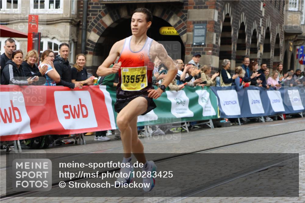 13.09.2026 - 21. swb-Marathon Bremen Strokosch-Dieckow http://msf.ph/oto/10283425 13.09.2026 10:29:36 Ziel 10597, 13517, 13557, 13604, 13510, 13579, 13623 meine-sportfotos.de