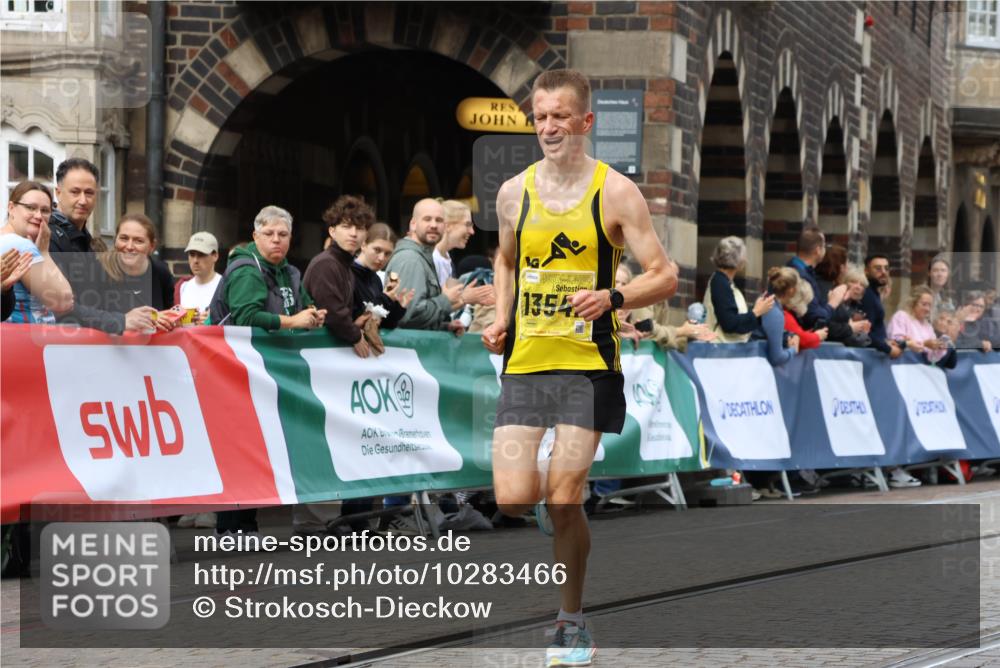 13.09.2026 - 21. swb-Marathon Bremen Strokosch-Dieckow http://msf.ph/oto/10283466 13.09.2026 10:29:38 Ziel 10597, 13517, 13542, 13557, 13510, 13579 meine-sportfotos.de