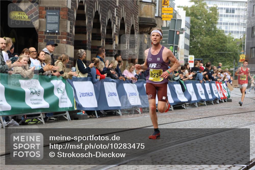 13.09.2026 - 21. swb-Marathon Bremen Strokosch-Dieckow http://msf.ph/oto/10283475 13.09.2026 10:29:44 Ziel 13517, 13542, 13557 meine-sportfotos.de