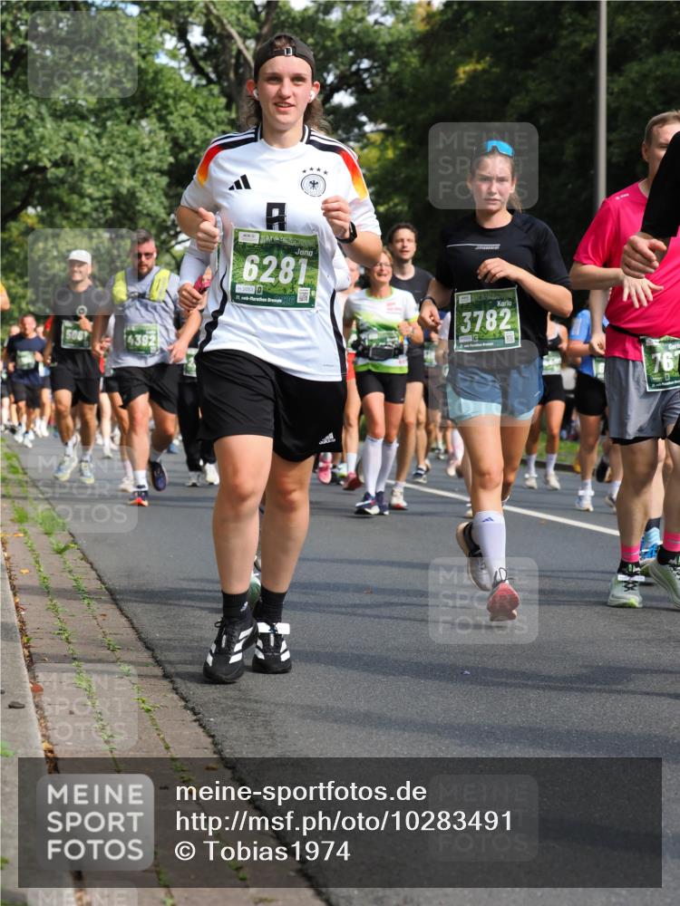 13.09.2026 - 21. swb-Marathon Bremen TobiasT http://msf.ph/oto/10283491 13.09.2026 12:05:08 Laufen 506, 4392, 6281, 5053, 21, 246, 3782, 761 meine-sportfotos.de