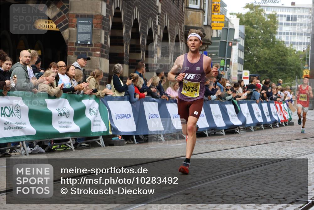 13.09.2026 - 21. swb-Marathon Bremen Strokosch-Dieckow http://msf.ph/oto/10283492 13.09.2026 10:29:45 Ziel 11234, 13517, 13542, 13557 meine-sportfotos.de